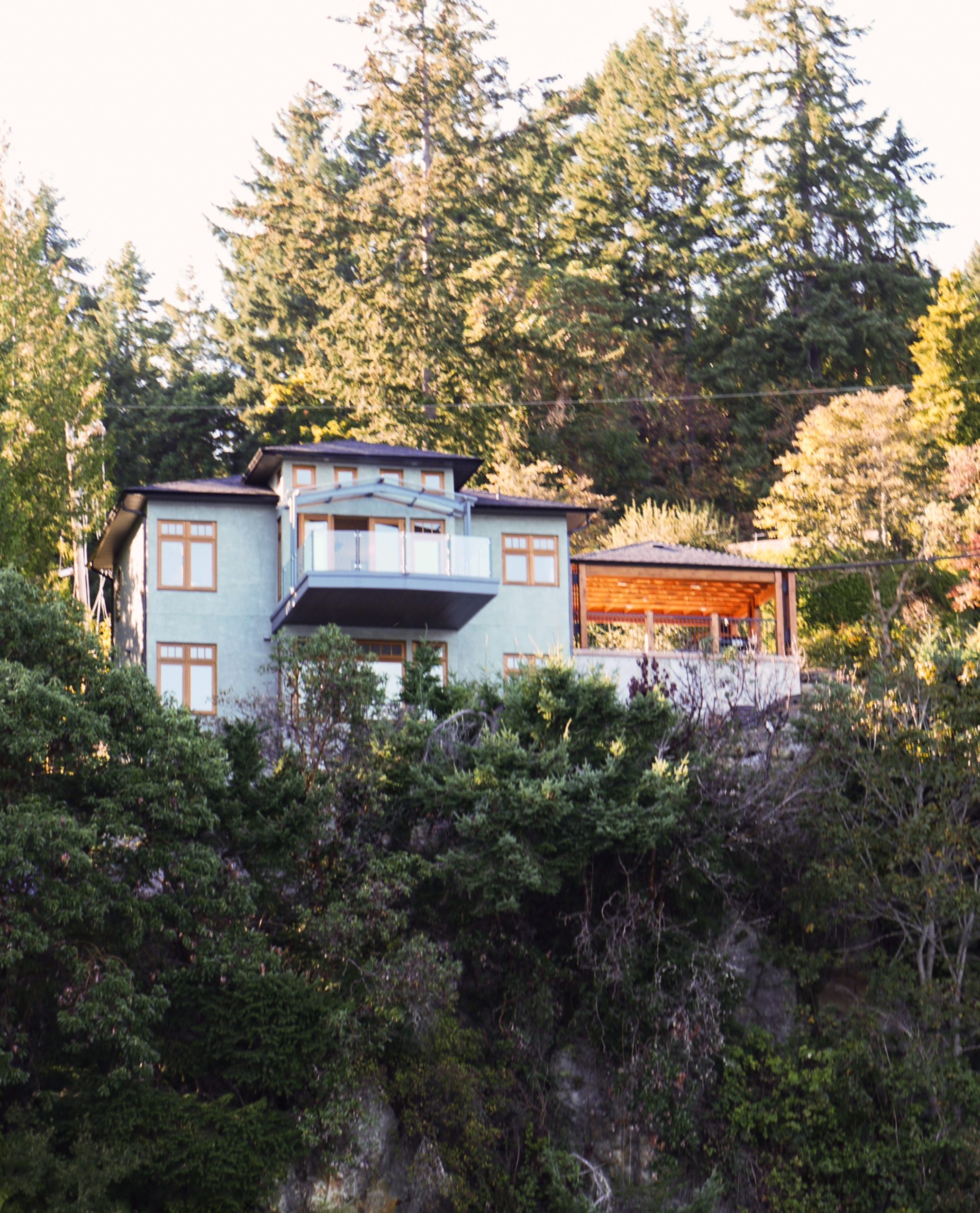 Cliffside Residence 13