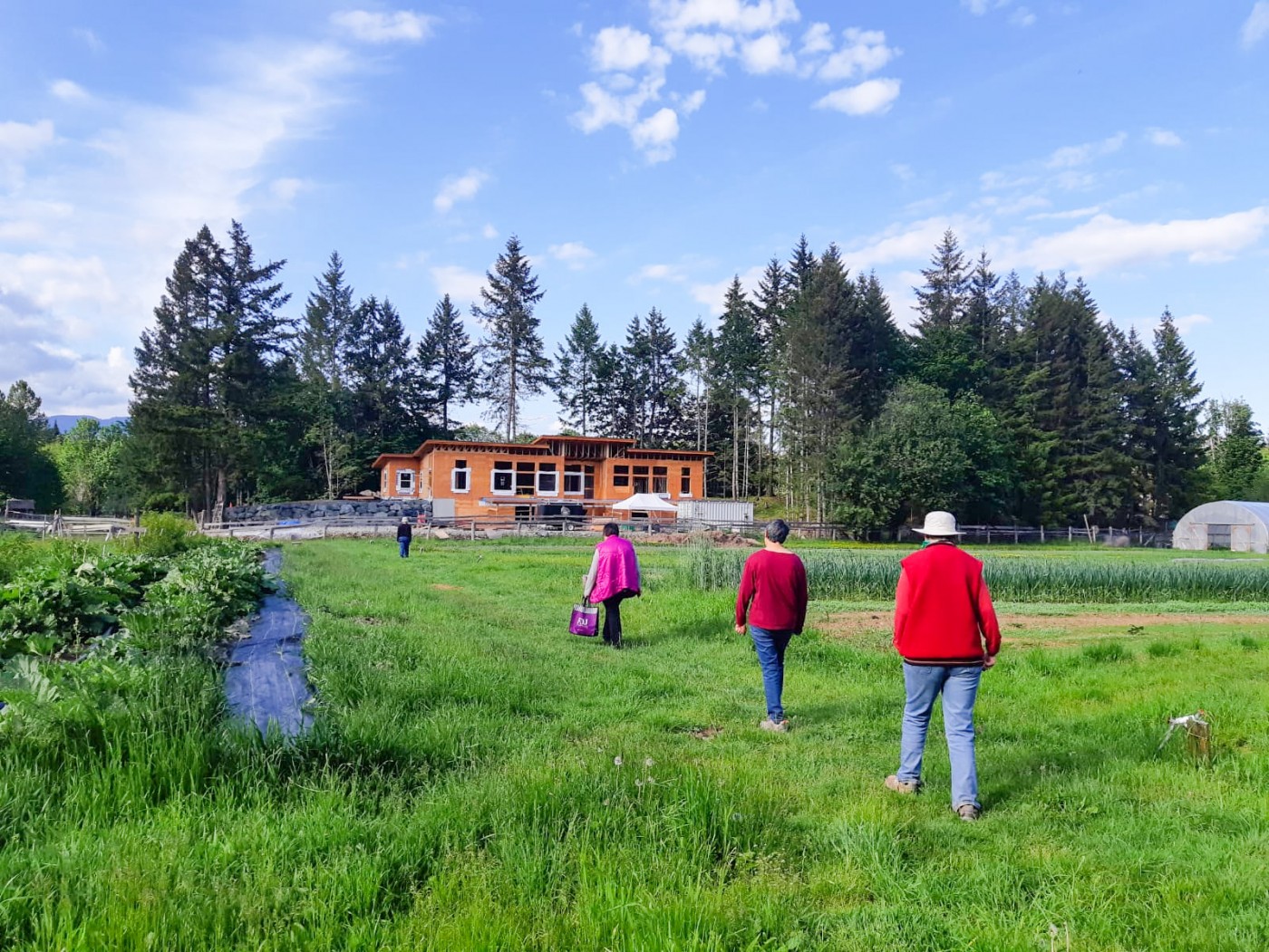 Community Collaboration Gets it Done – the Glenora Farm Project